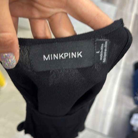 🏴 MINKPINK Black Asymmetrical Relaxed Tank Top size large - Picture 7 of 7
